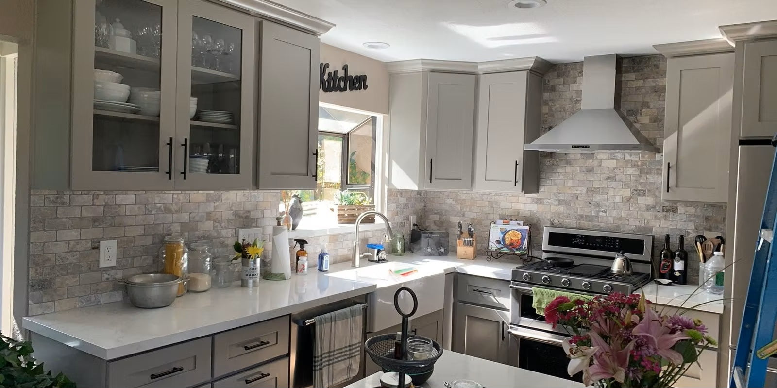 Fresno Grey Shaker 10x10 Full Kitchen